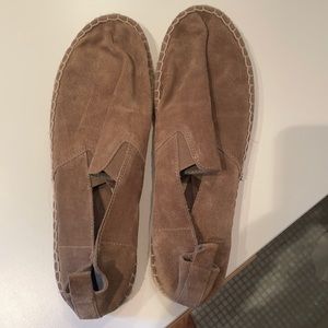 Suede shoe